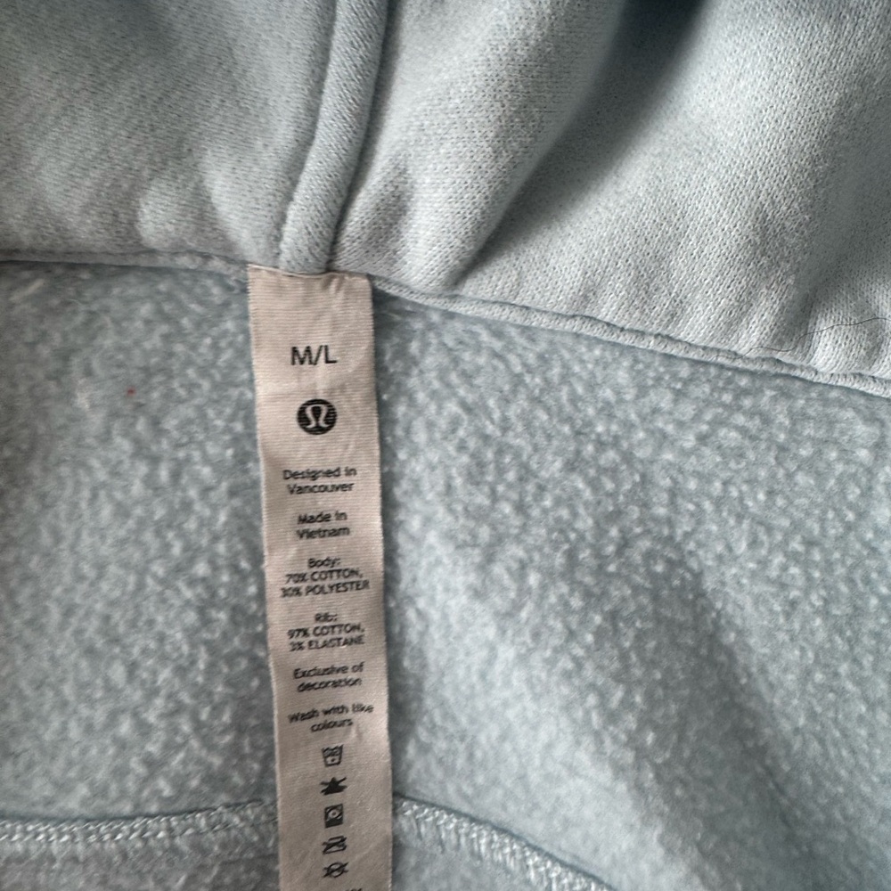 Lululemon powder blue scuba great condition